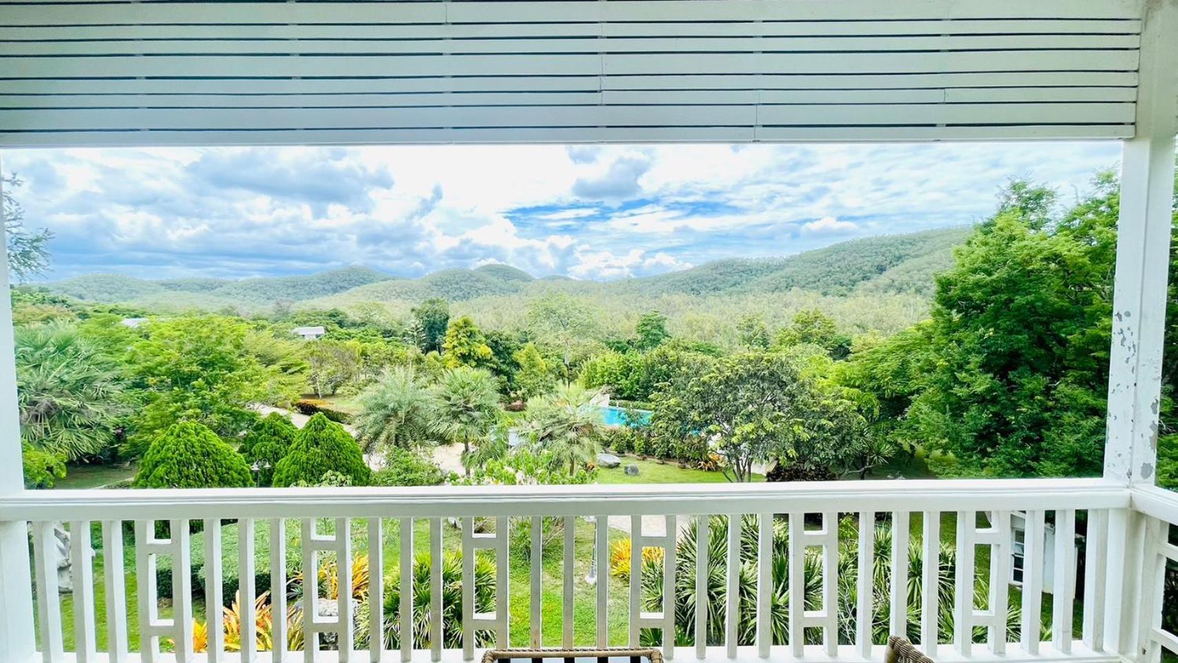 Hotel Baan Ing Khao Pak Chong Exterior foto